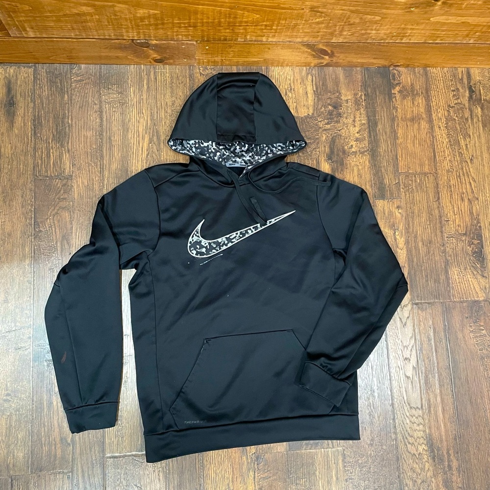 Men’s NIKE black hoodie with camp logo